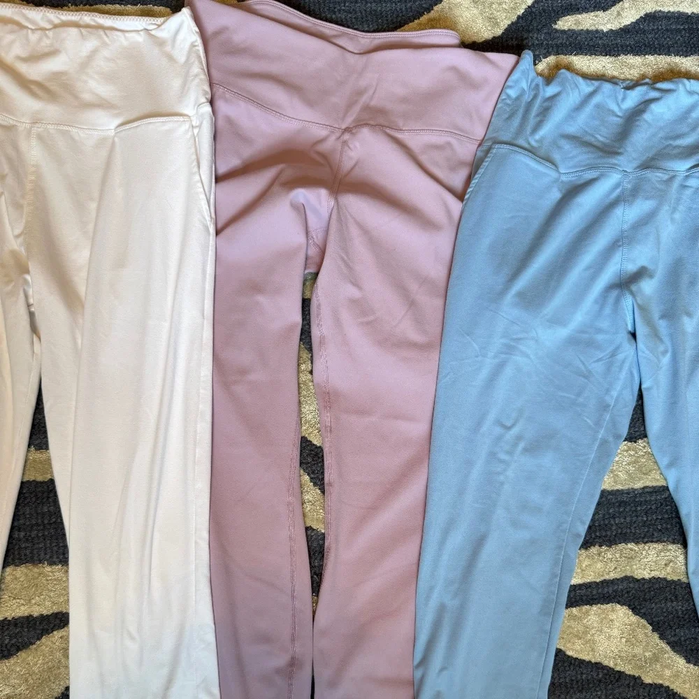 Four-Pack Bundle of Hi-Waisted Tights. Varied Colors. Size XL - Picture 3 of 7